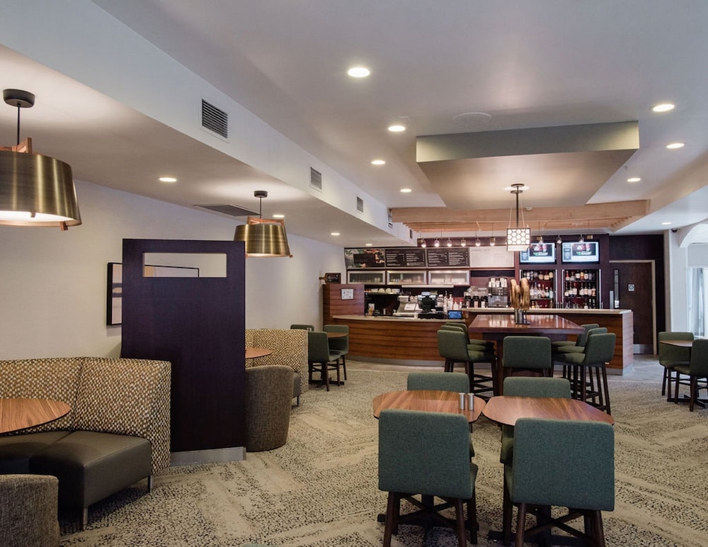 Courtyard by Marriott Hickory 29/33