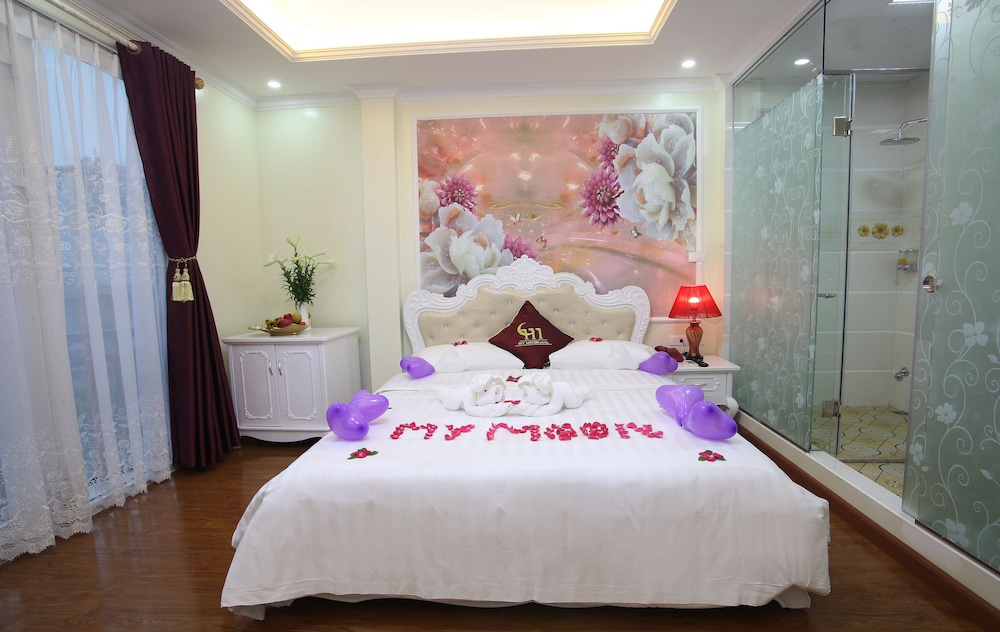My Moon Hotel 16/51