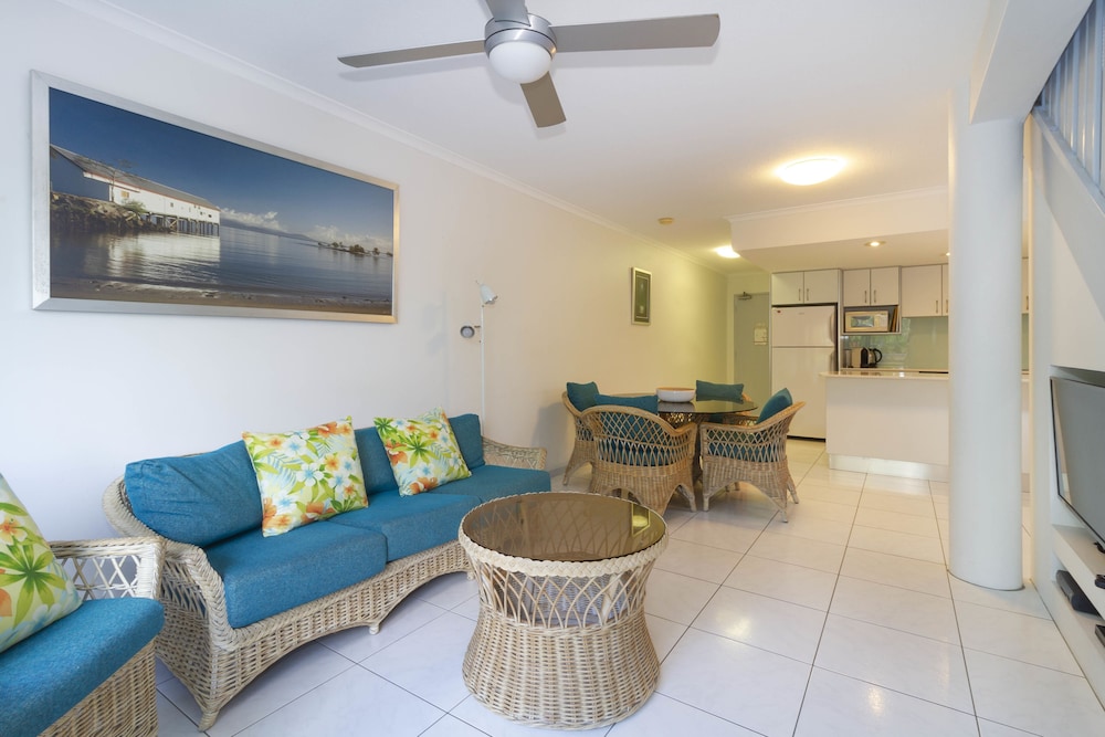 Apartments At the White House Port Douglas 38/65