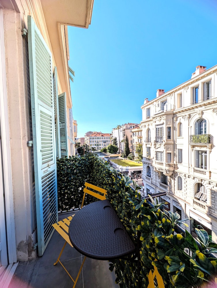 Hotel H33 45/50