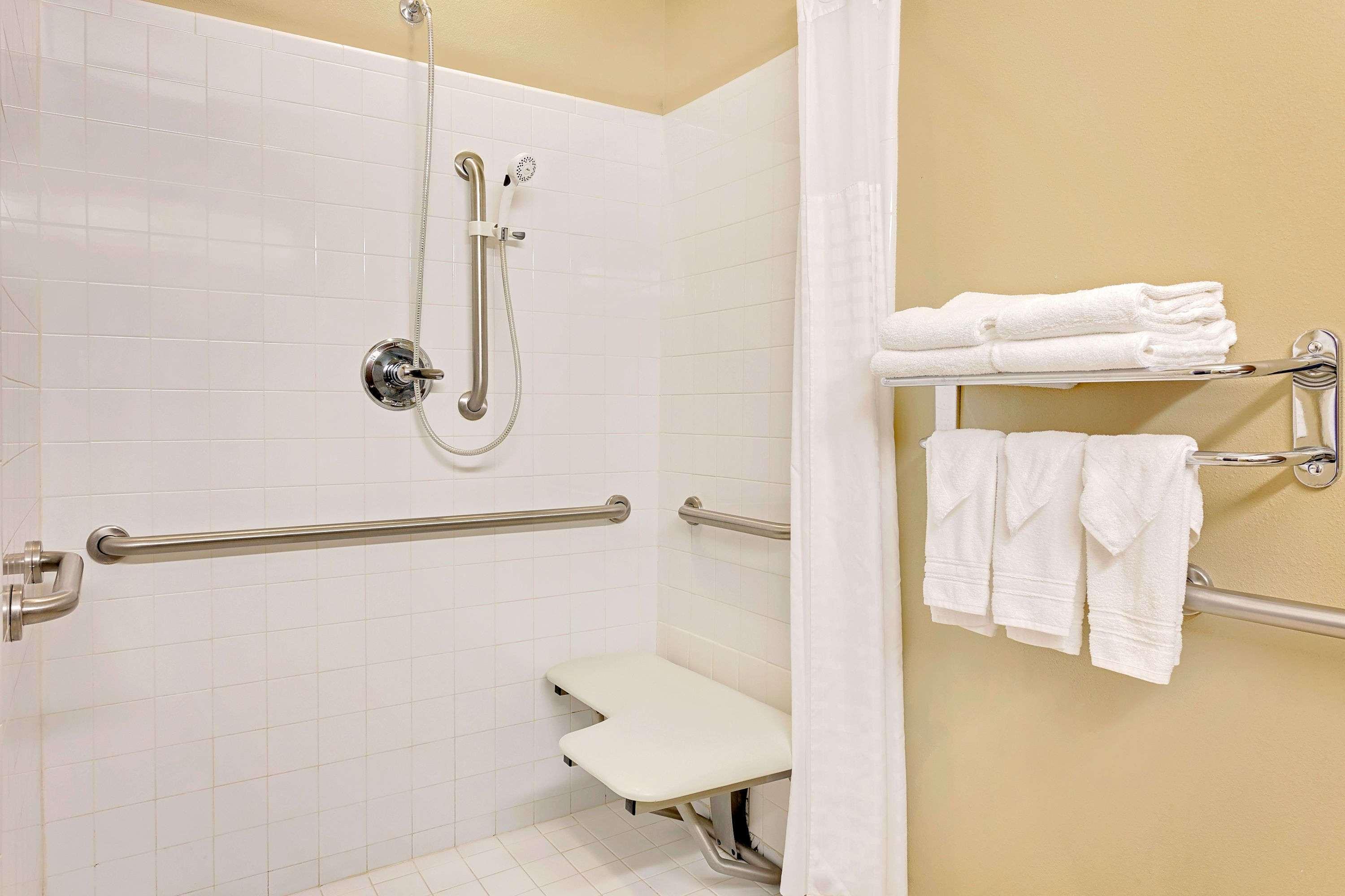 Microtel Inn & Suites by Wyndham Perry 20/20