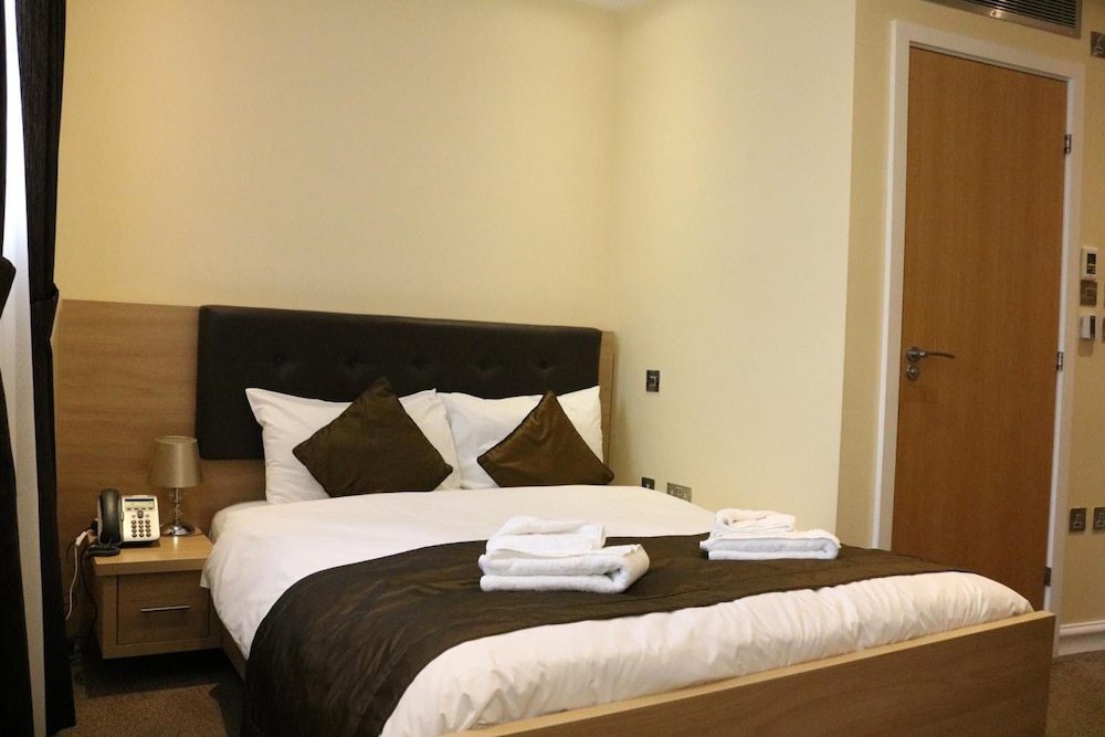 Shoreditch Inn 8/60