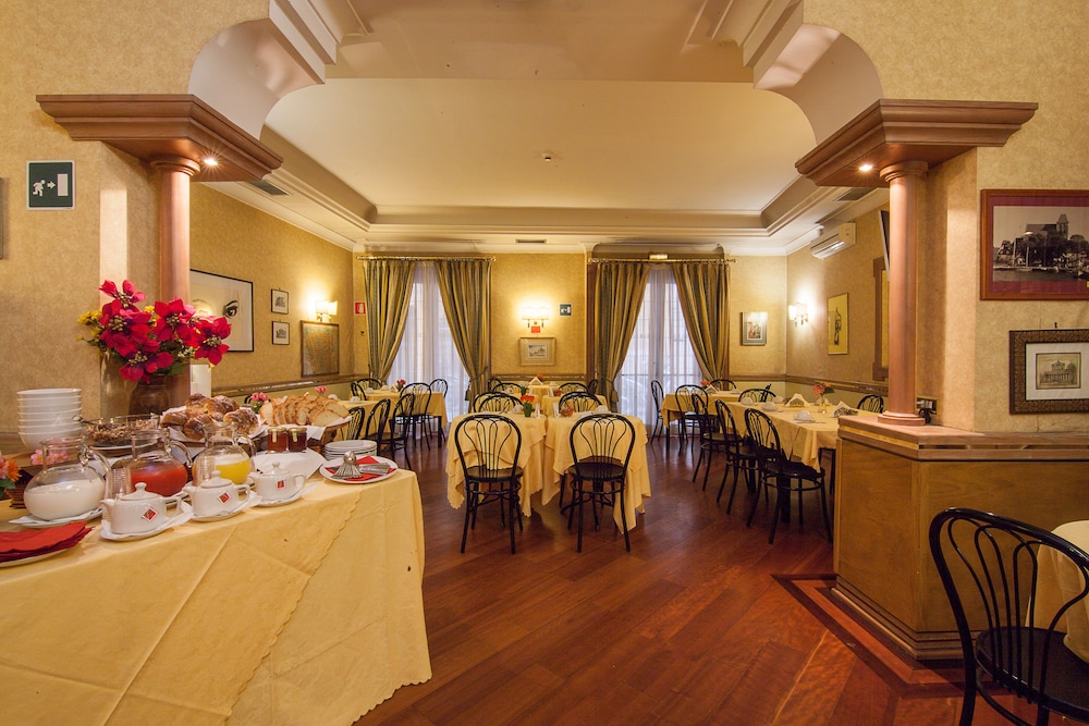 Hotel Pomezia 16/28