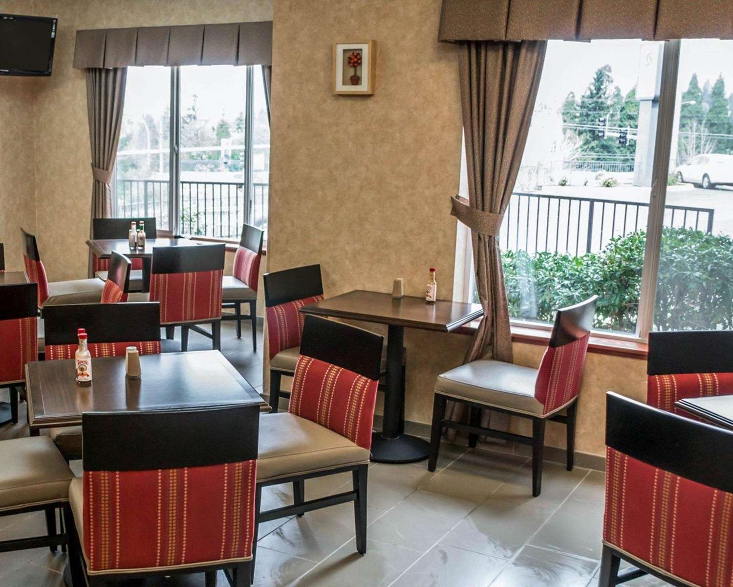 Comfort Suites Southwest 40/45