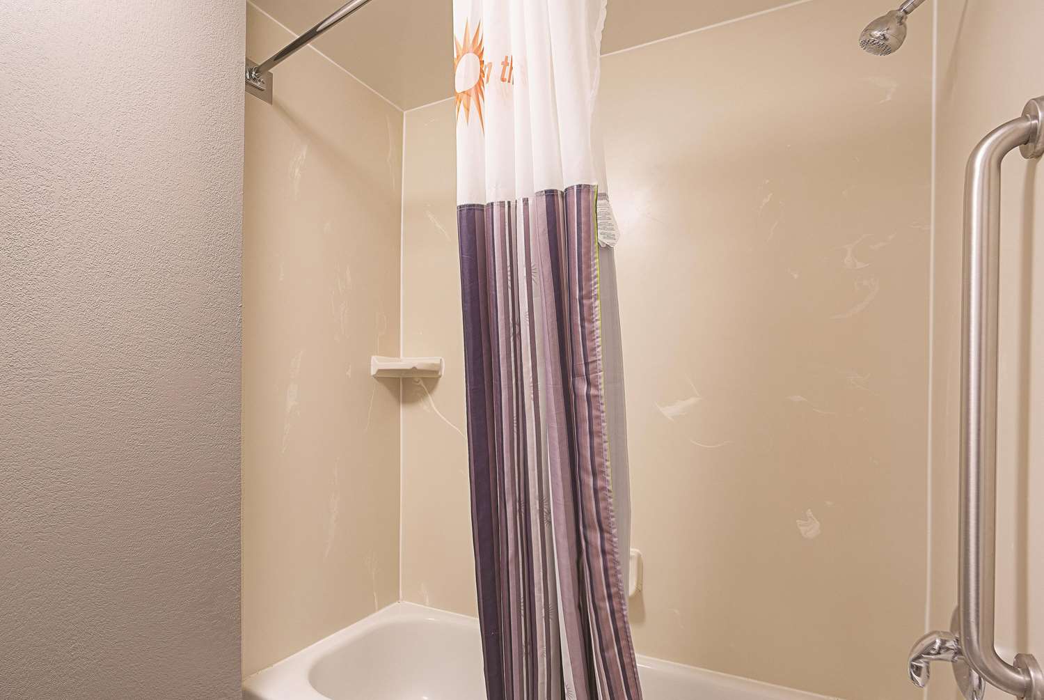 La Quinta Inn & Suites by Wyndham Univ Area Chapel Hill 67/67