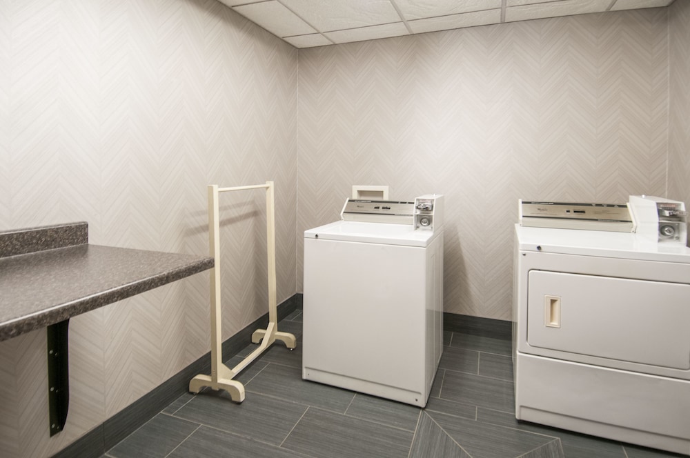 Comfort Inn and Suites Pauls Valley - City Lake 11/18