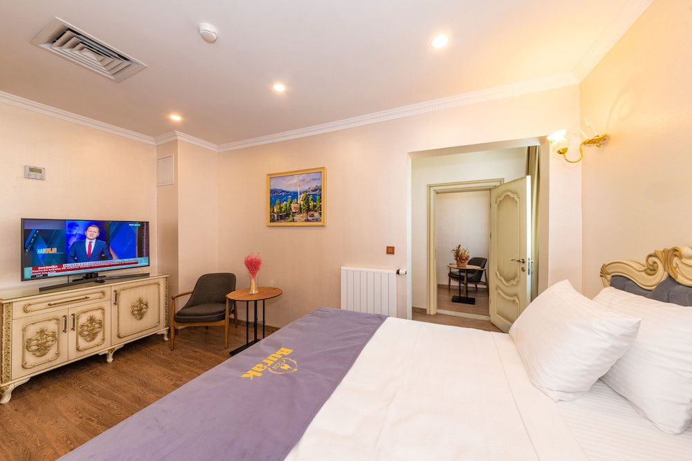 CZN Burak Hotel 10/74