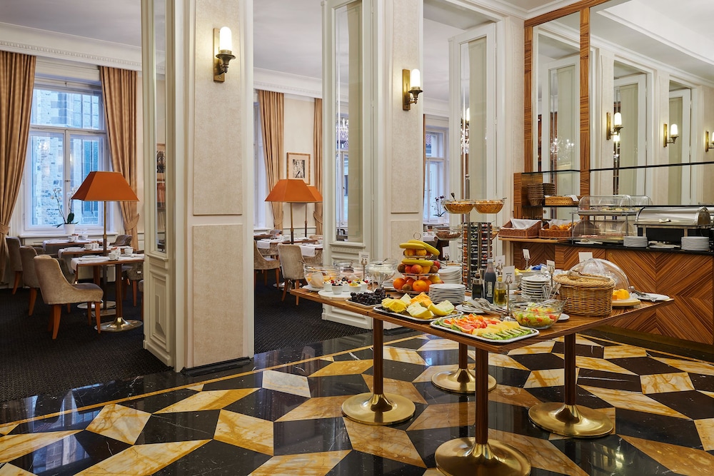Ventana Hotel Prague 57/71
