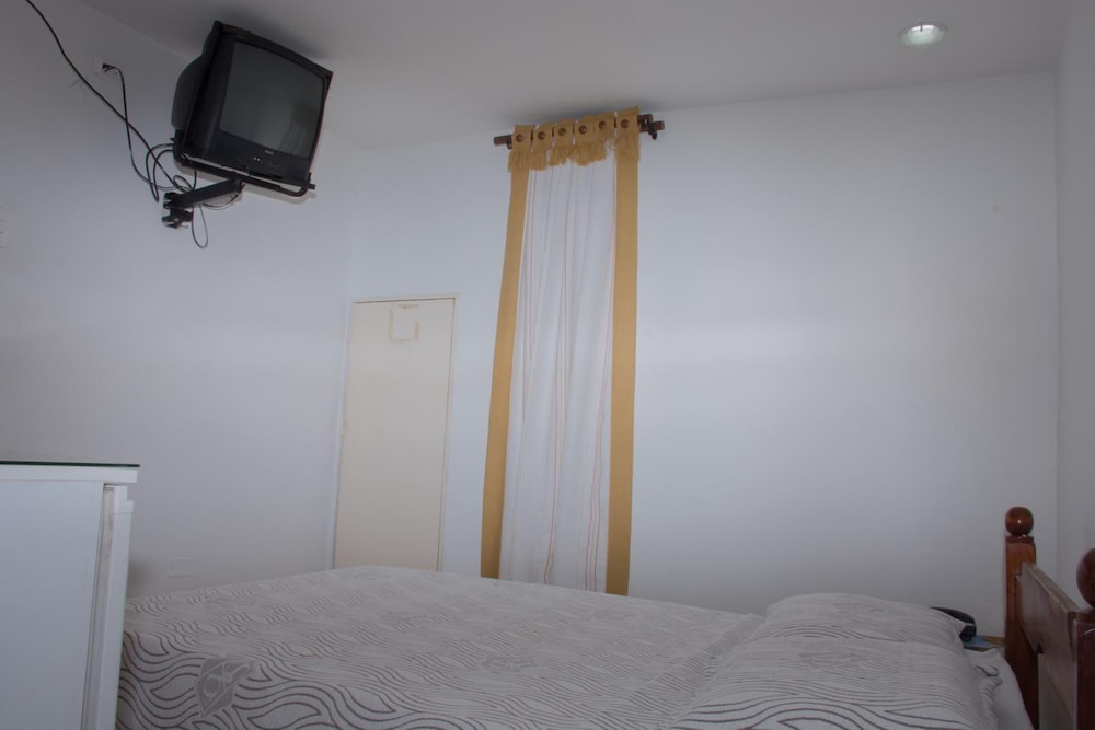 Veleros Hotel 25/57