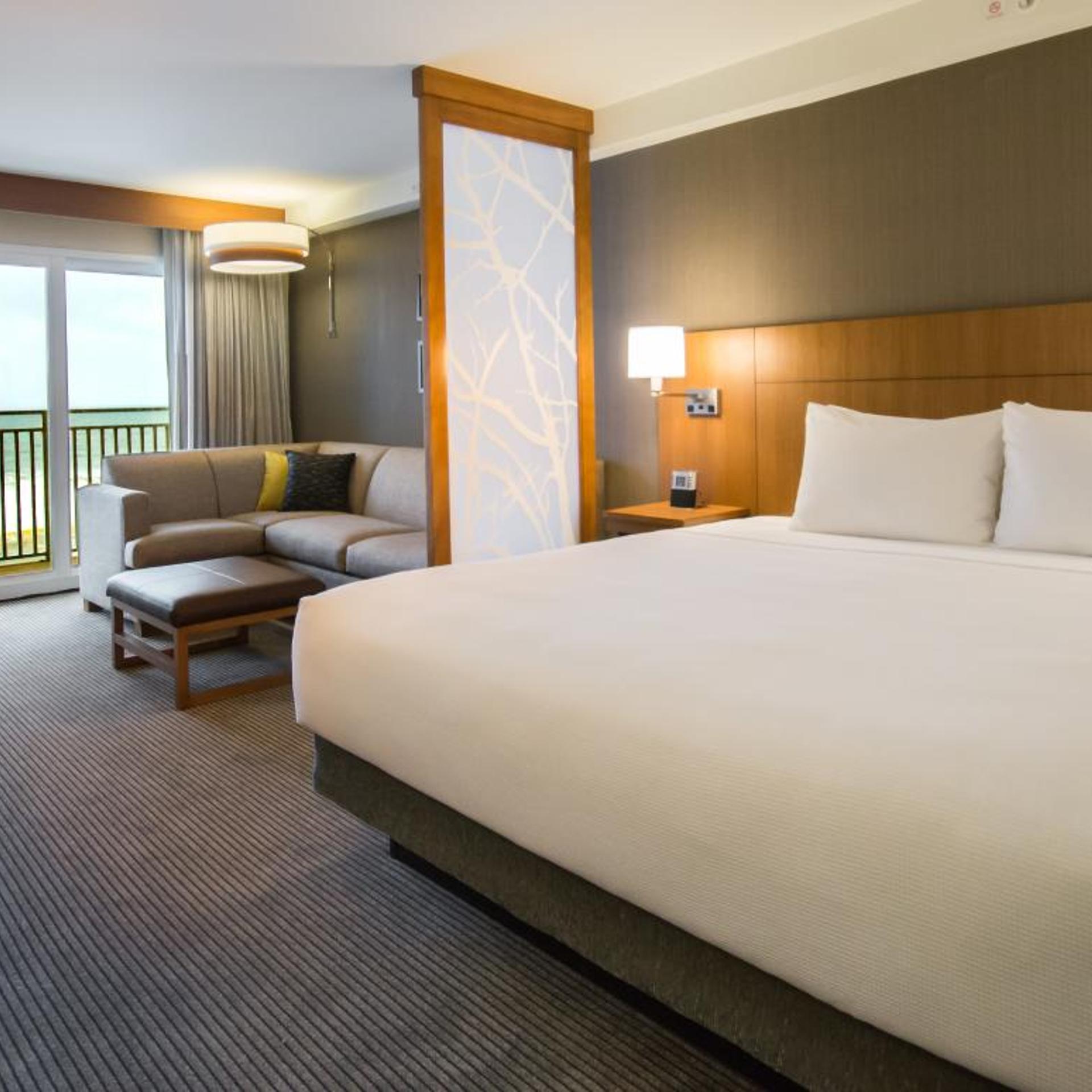 Room, King Bed, Ocean Front, Sofa