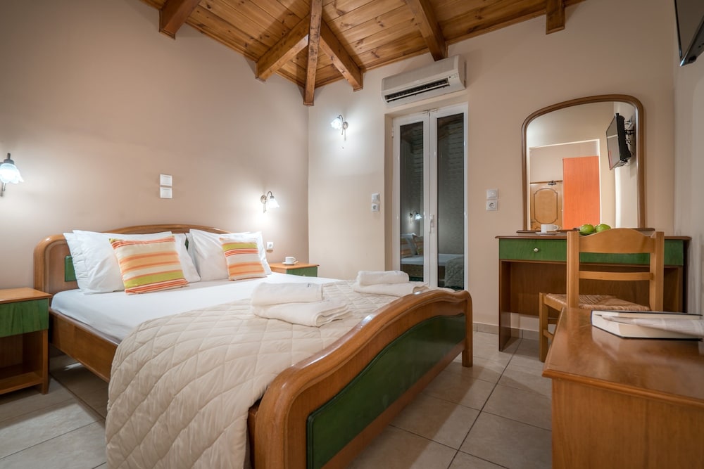 APARTMENT, PARTIAL SEA VIEW, BALCONY