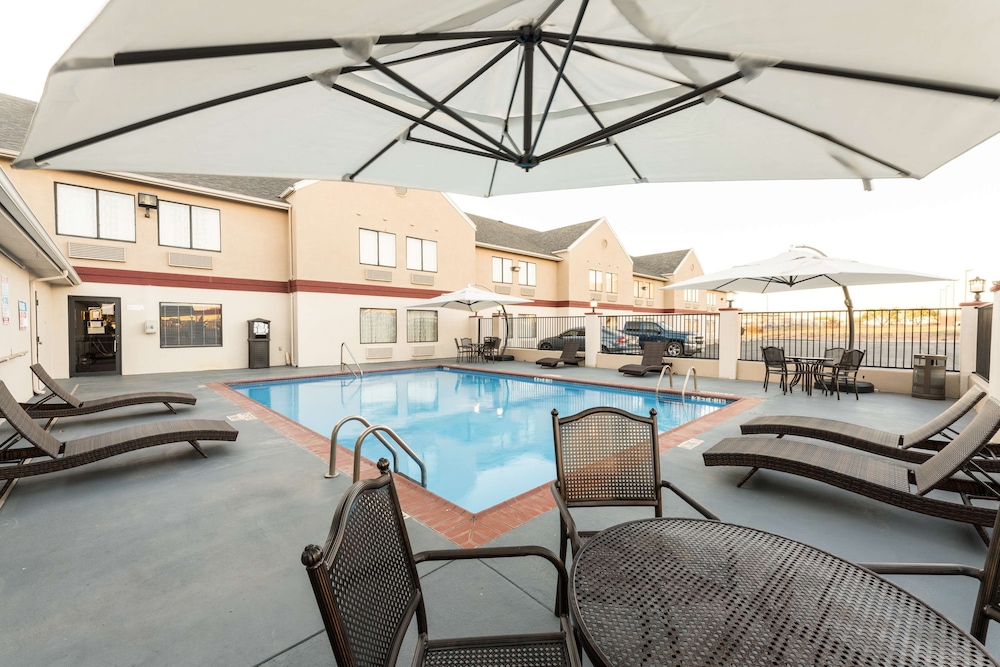 Best Western Abilene Inn Suites 17/34