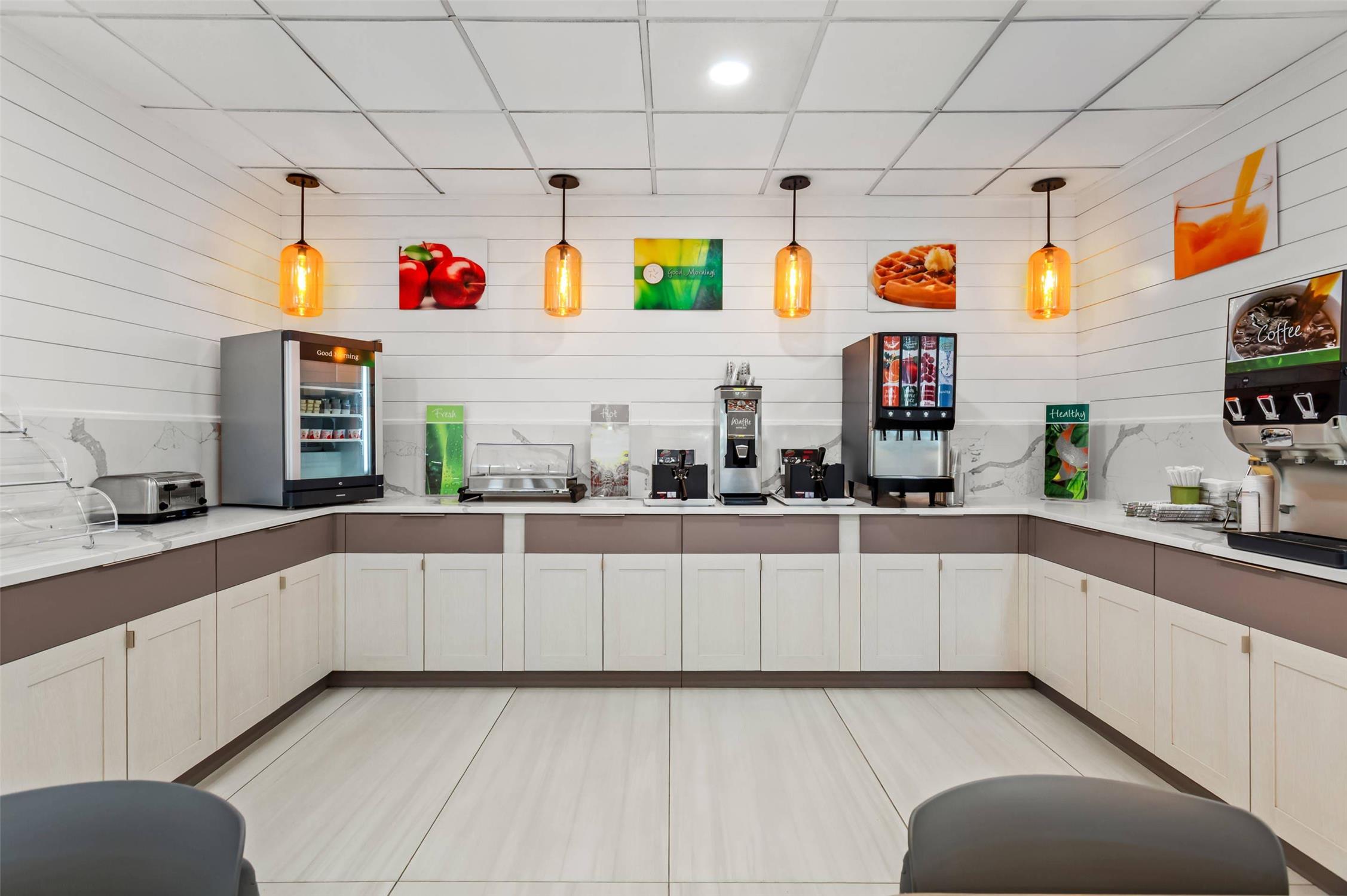 Quality Inn Tampa Airport - Cruise Port 54/69