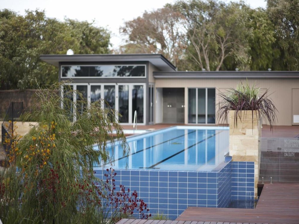 AQUA RESORT BUSSELTON 1/50