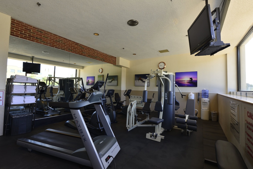 Holiday Inn Suites Pittsfield Berkshires 49/80