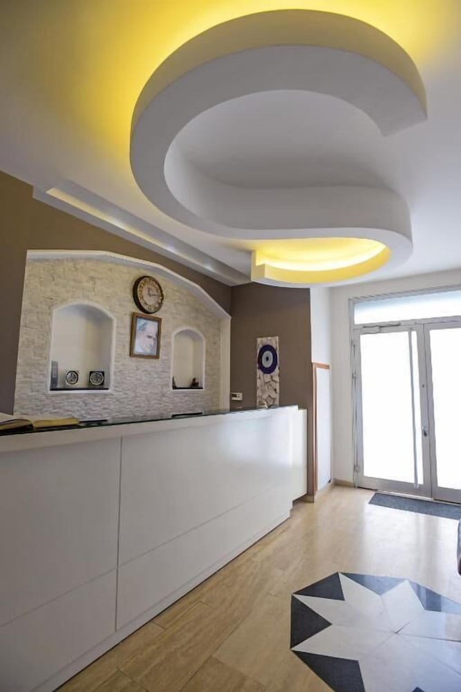 Retropera Hotel 7/60