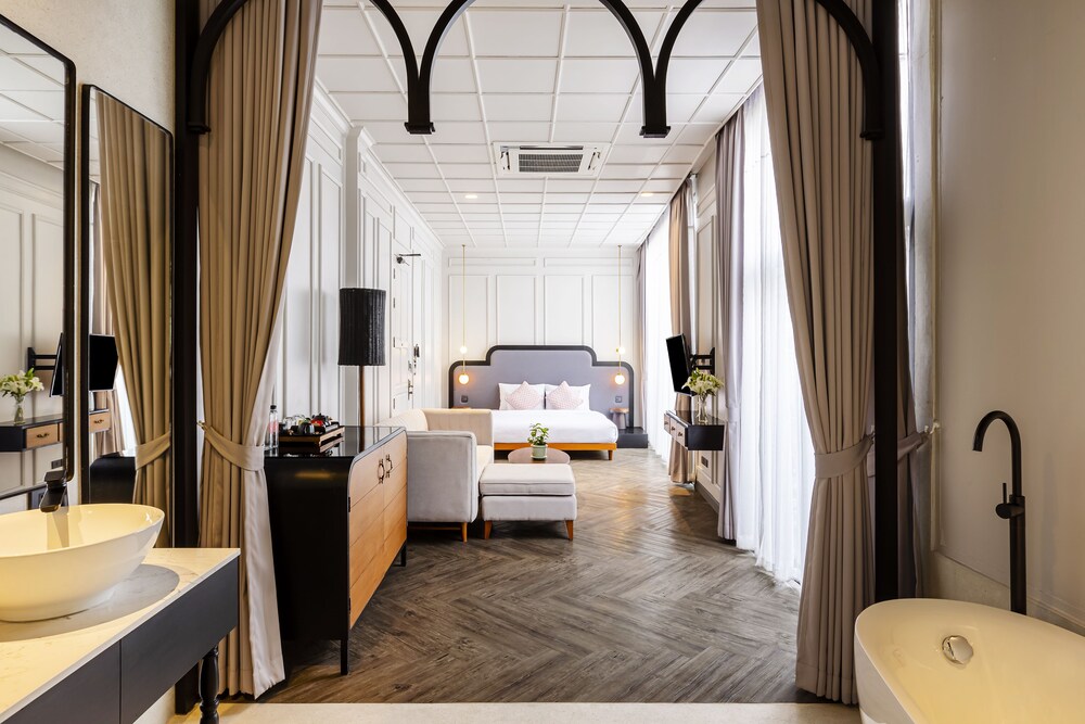 MiLa Hotel Thapae 18/63