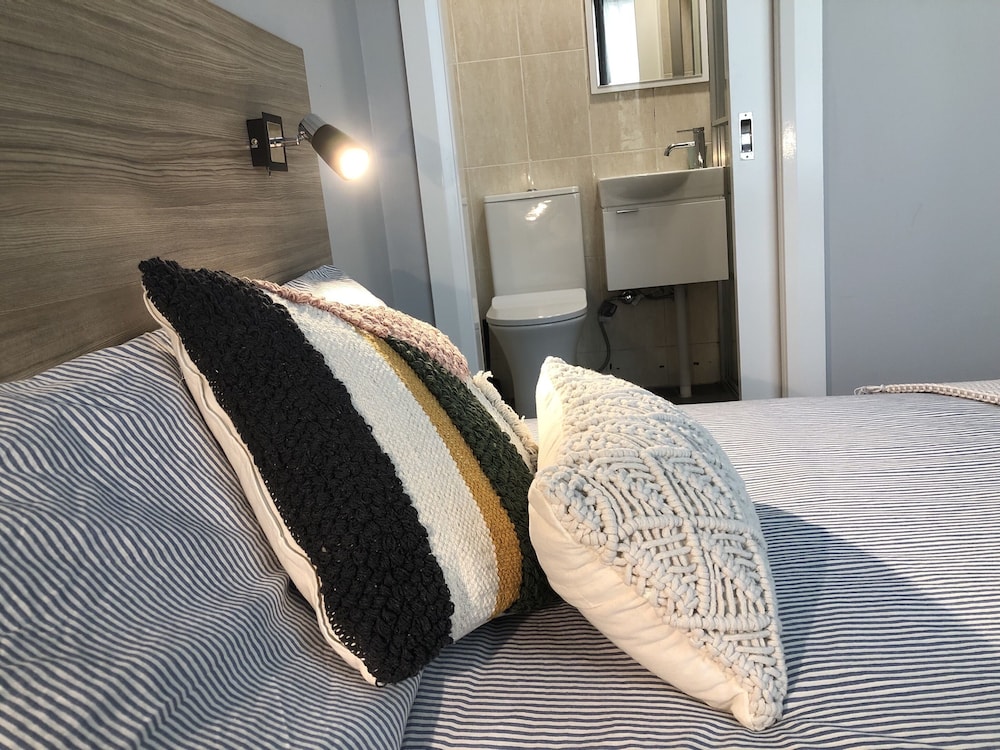 Carnarvon Lodge Kirribilli, Sydney 28/40