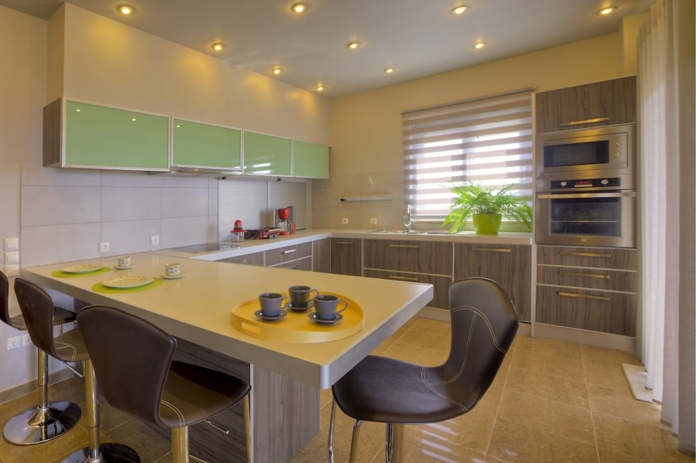Marini Luxury Apartments And Suites 47/75