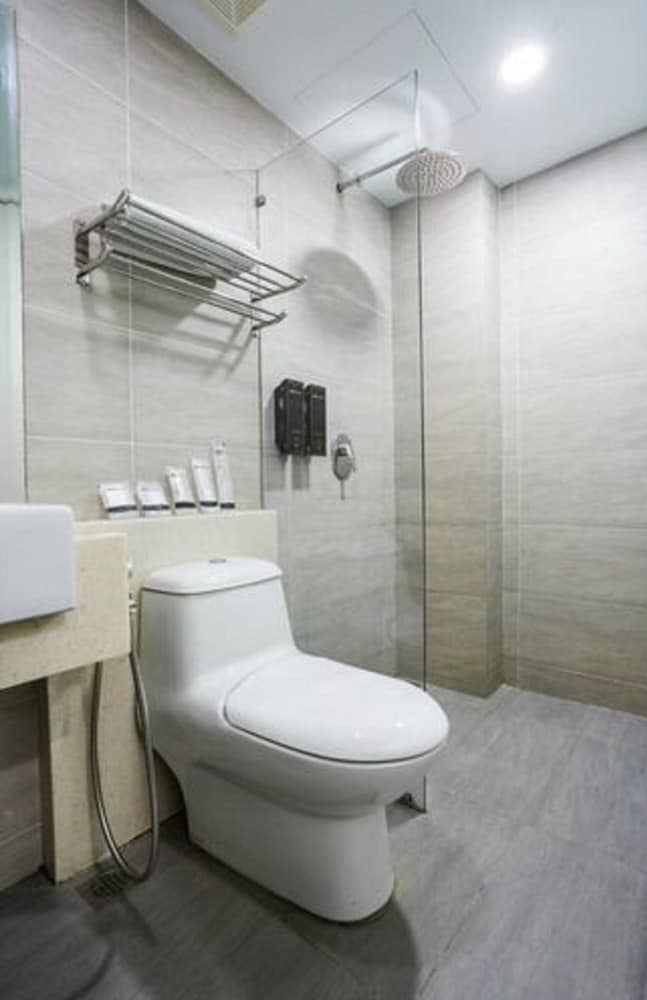 Manhattan Business Hotel 44/45