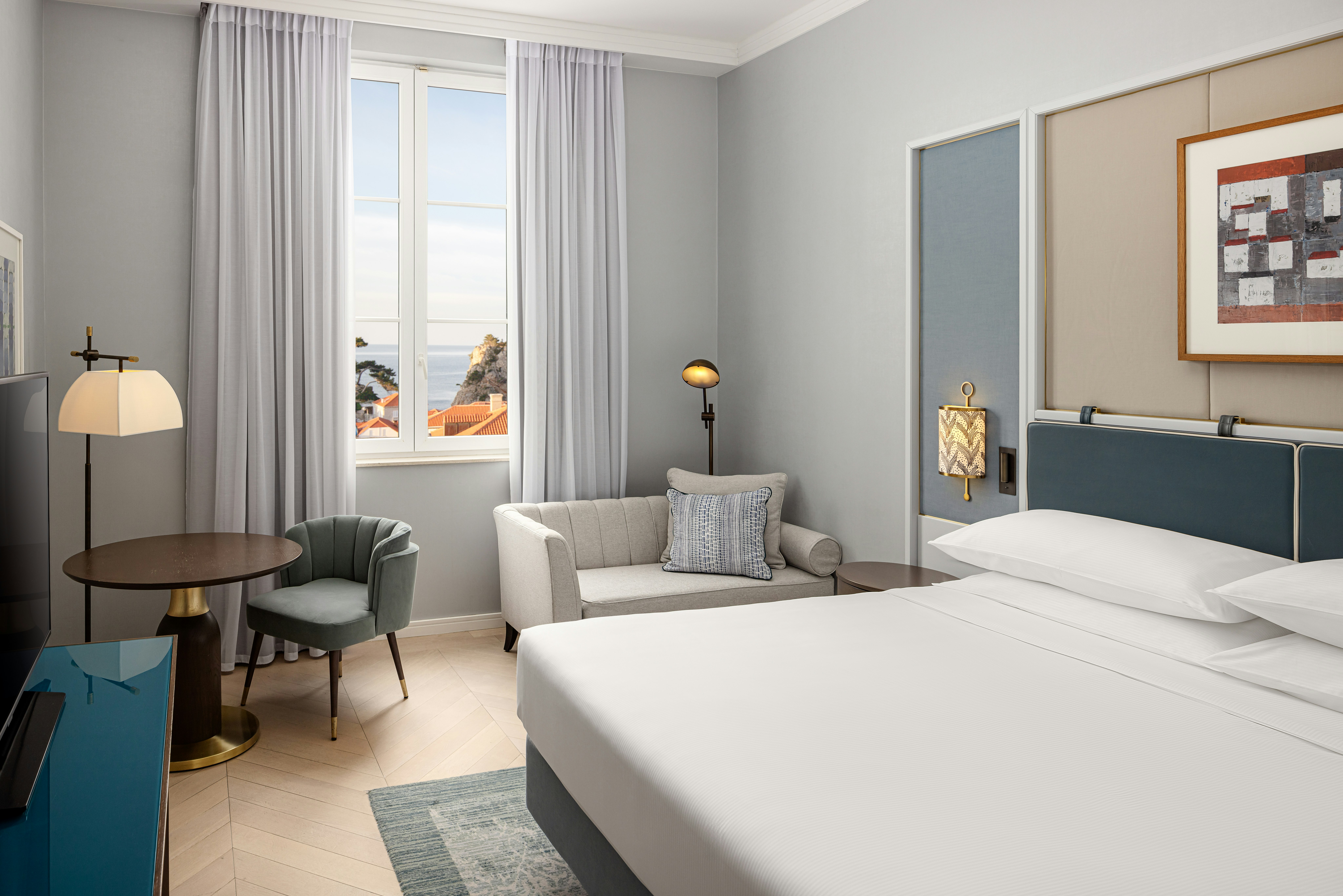 GUEST ROOM, KING BED, SEA VIEW