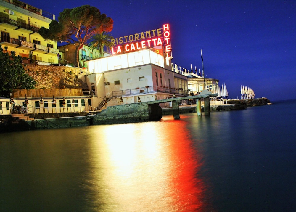 La Caletta Hotel 61/72