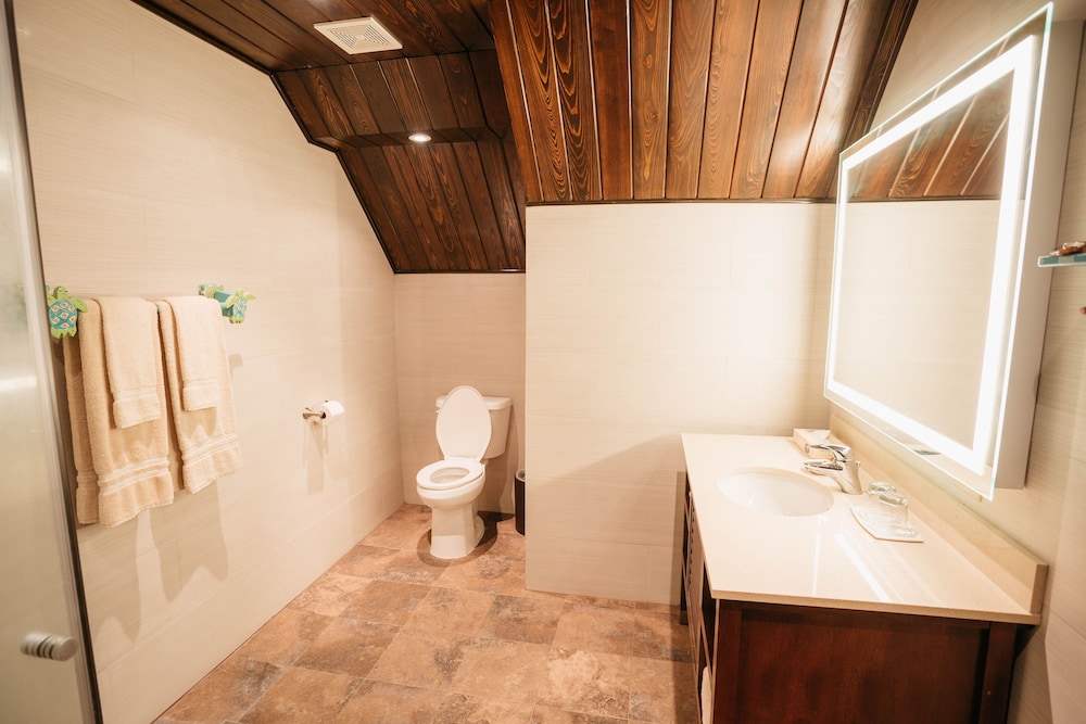 Surfrider Resort Hotel 79/79