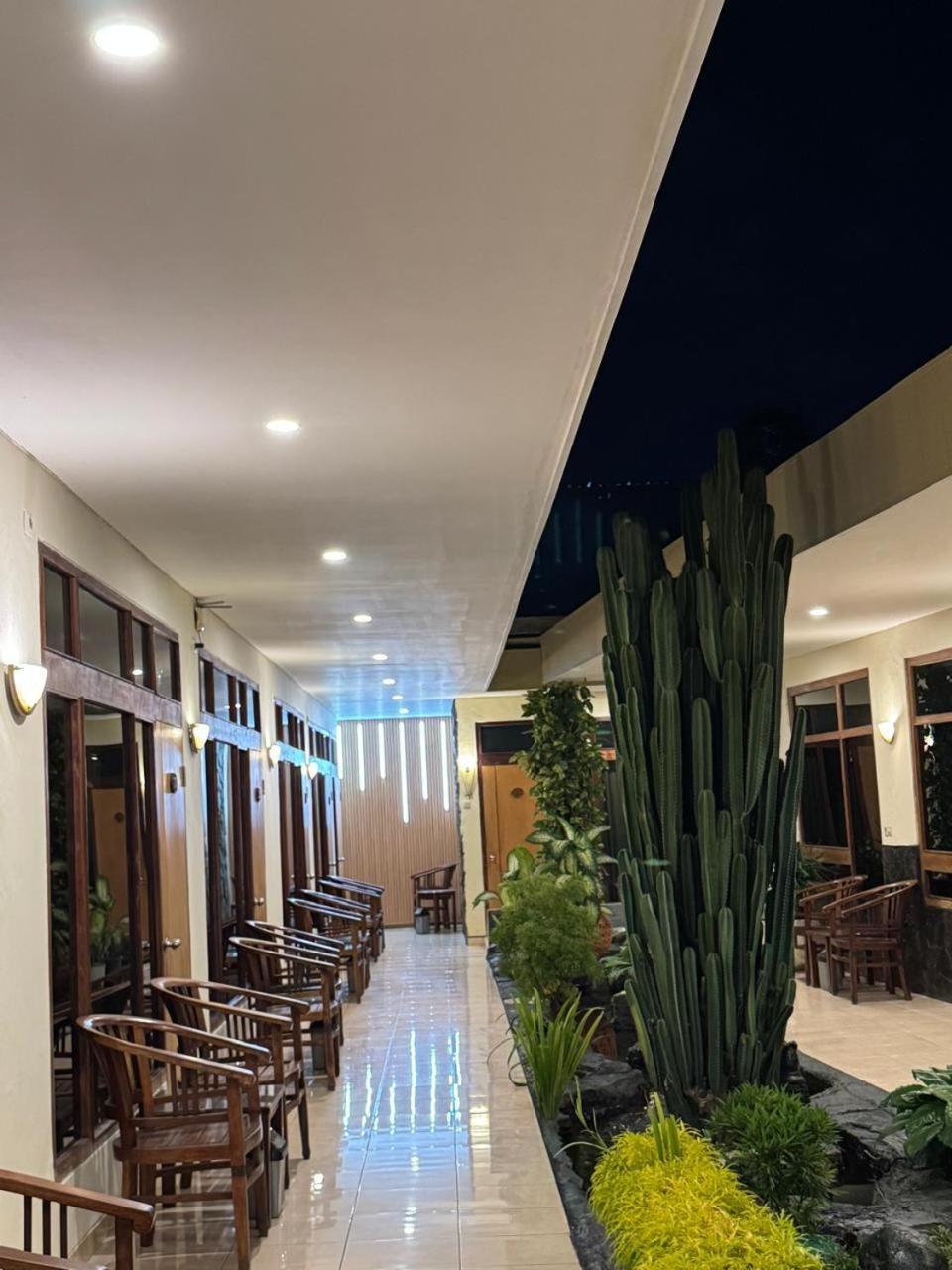 Hotel Priangan 3/50