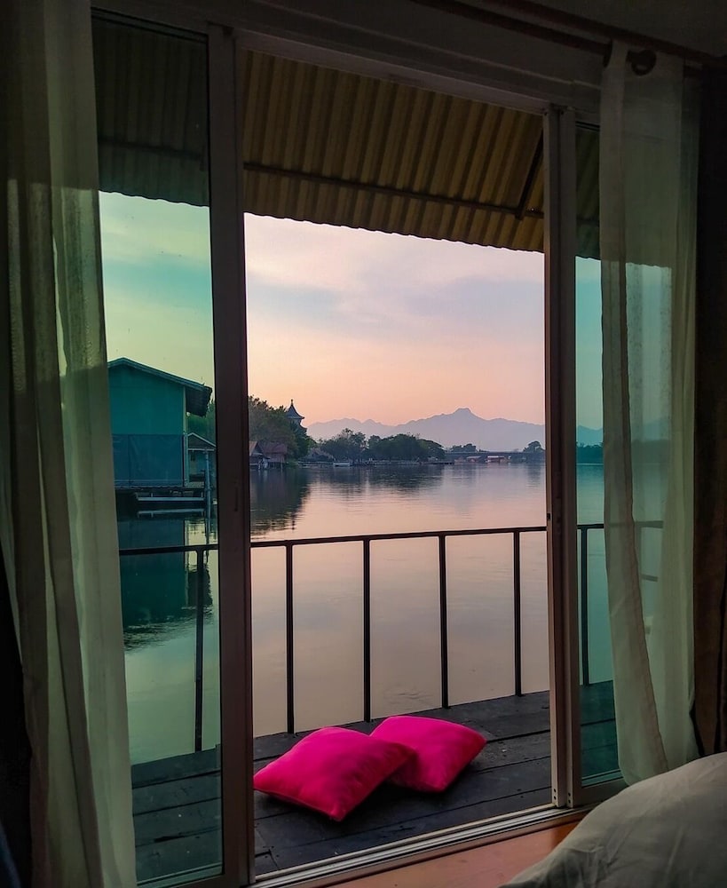 Tara Raft Kanchanaburi 24/50