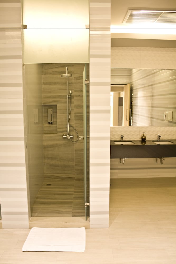 Tsix5 Hotel 49/50