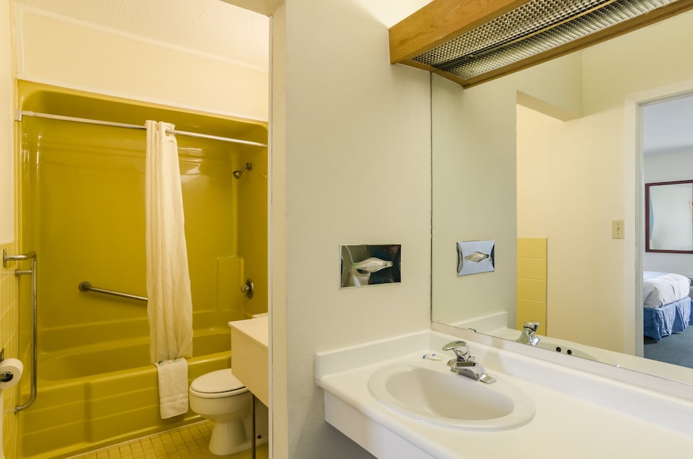 Alamo Inn Suites 58/61