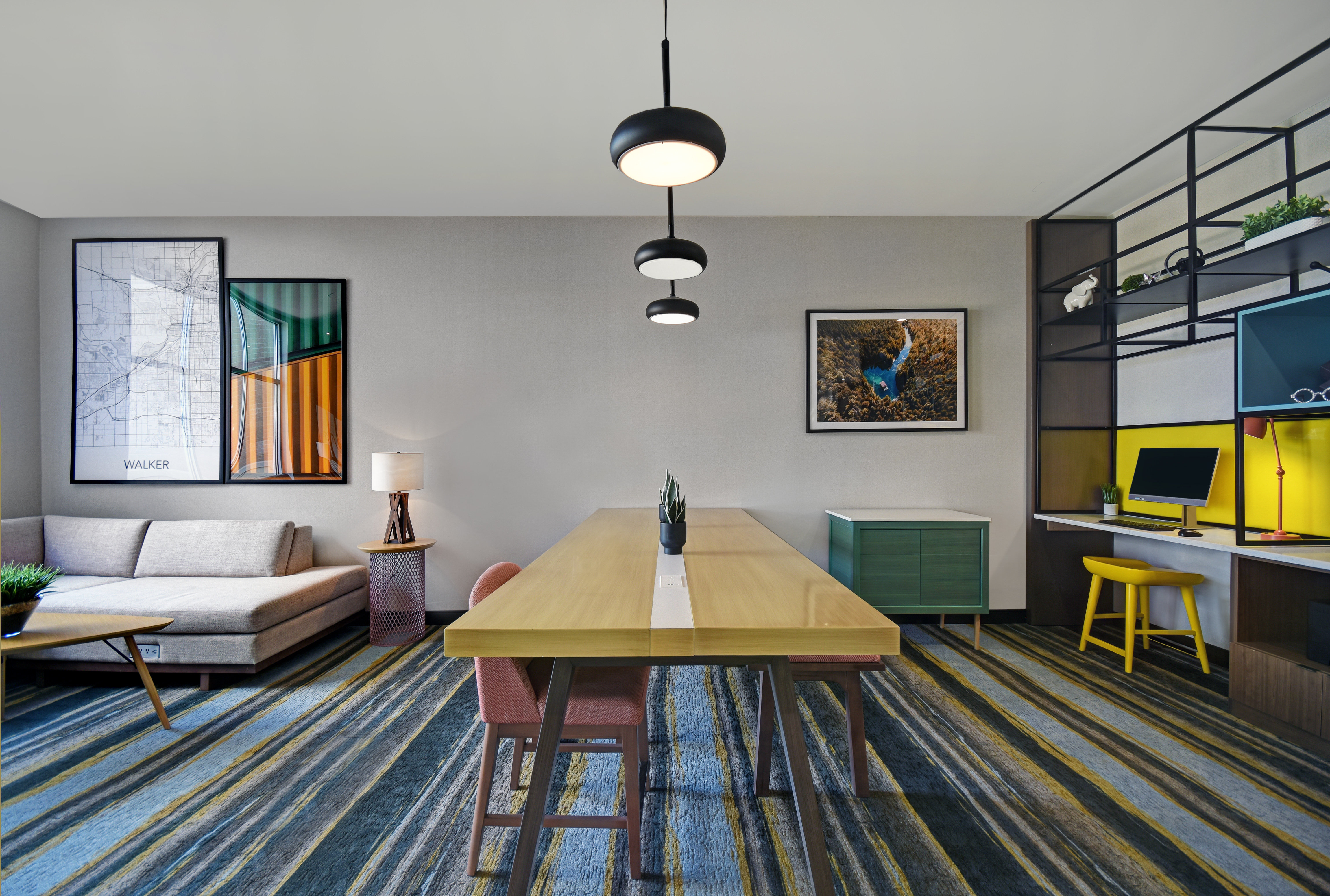 Holiday Inn Grand Rapids North 40/71