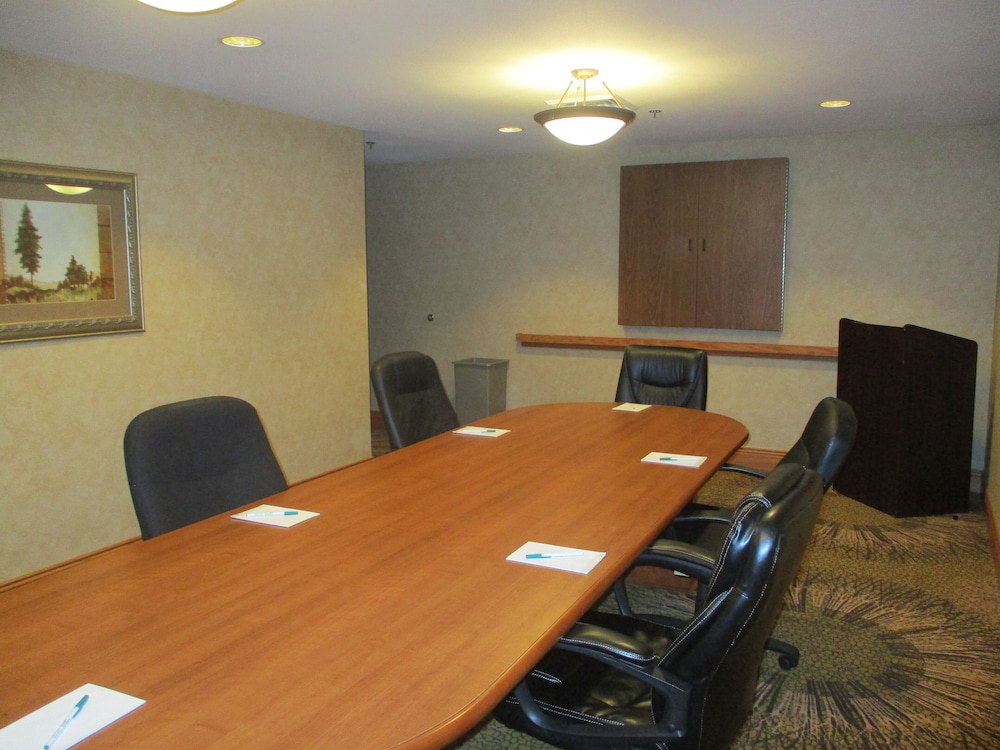 Hyatt House Colorado Springs Airport 40/42