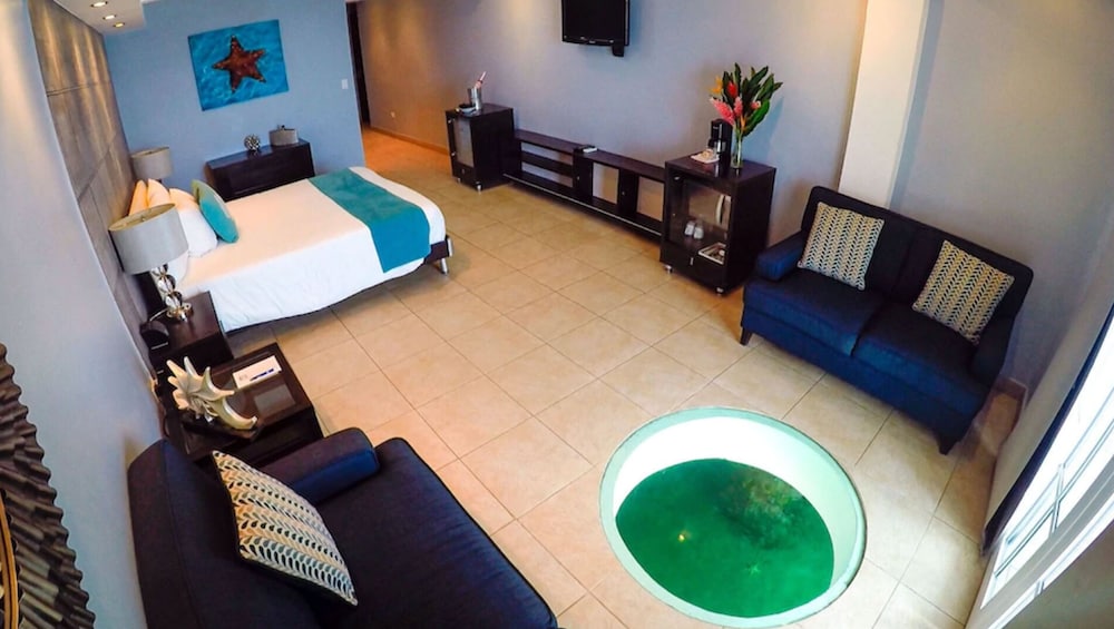 Tropical Suites Hotel 44/67