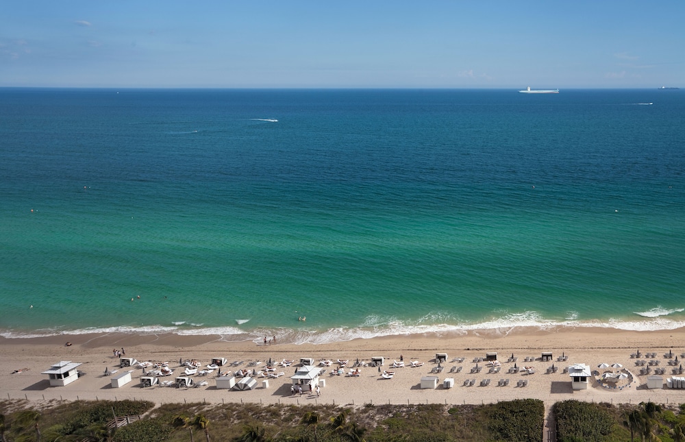Fontainebleau Miami Beach 38/46