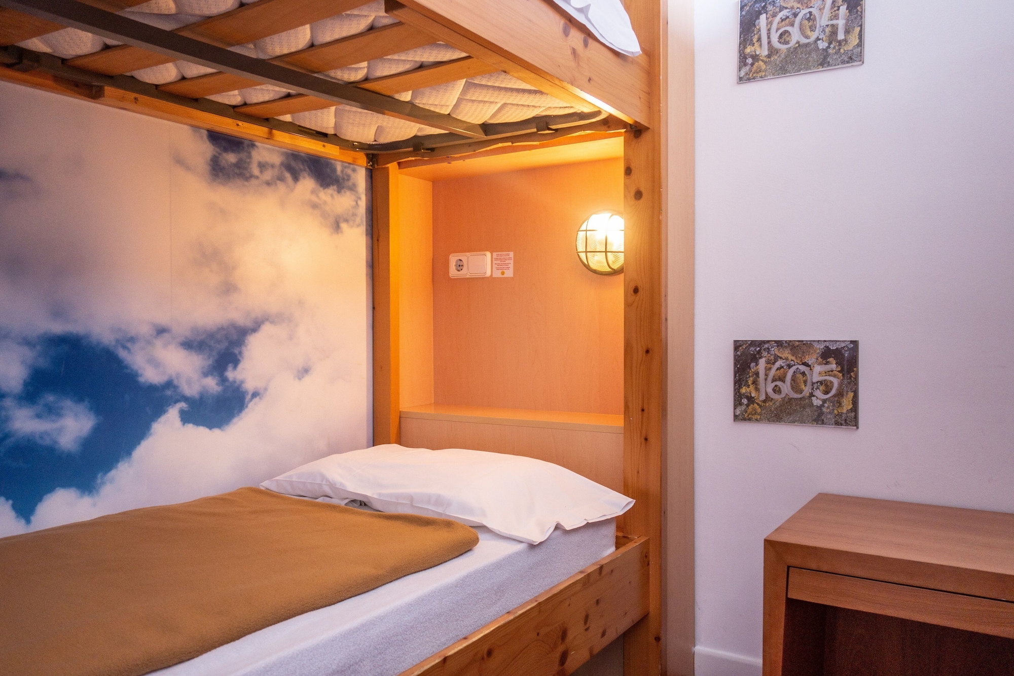 MIXED DORM, 10 BEDS, SHARED BATHROOM