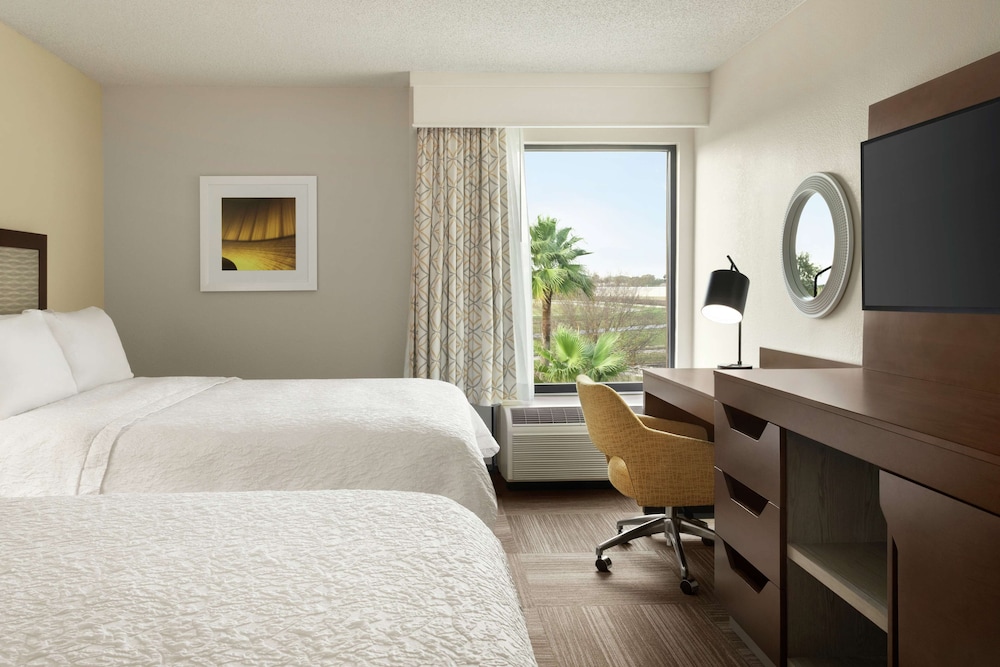 Hampton Inn Houston Hobby Airport 19/51
