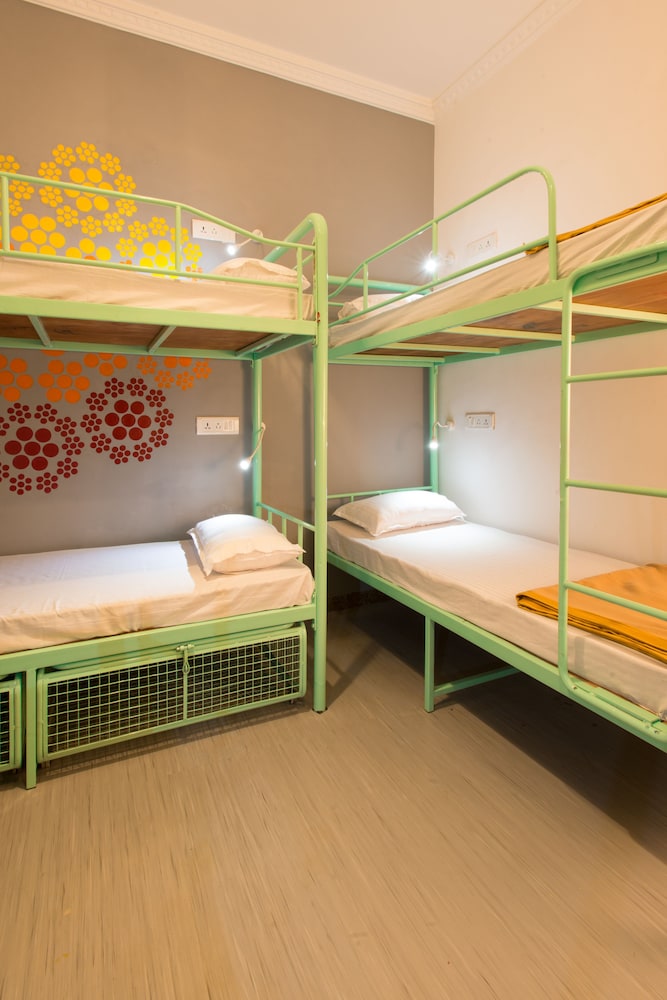 MIXED DORM