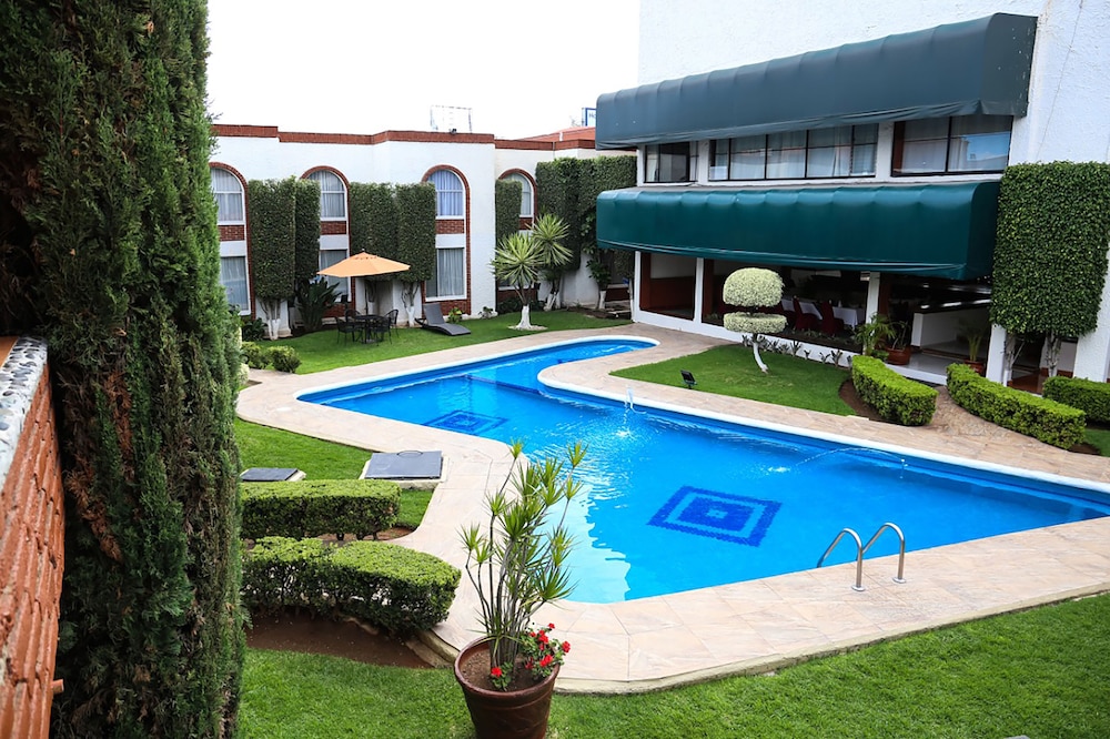 Villa del Sol and Suites 3/62