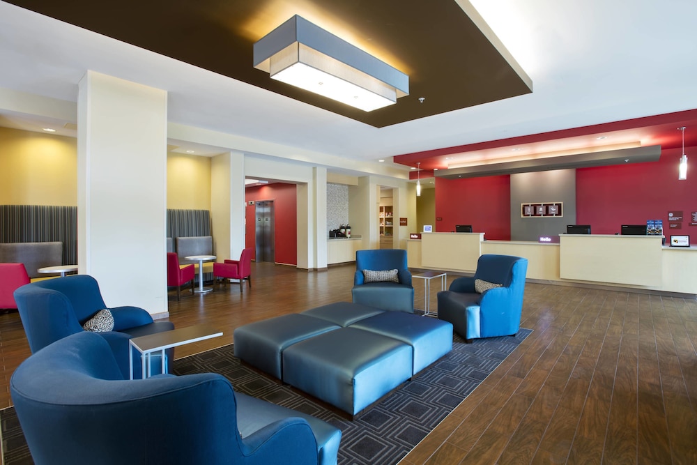 TownePlace Suites Orlando at Flamingo Crossings Town Center/Western Entrance 51/69