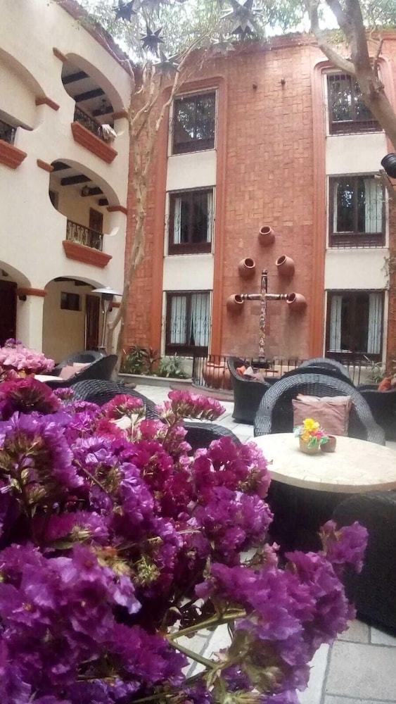 Mansion del Valle 44/50