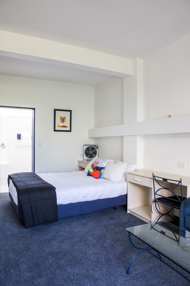 U Studios Paraparaumu, SureStay Collection by Best Western 32/46
