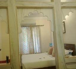 جناح بإطلالة على الحديقة، Udai Kothi 2/2