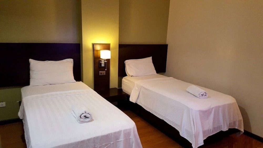 Lorenzzo Suites Hotel 13/24