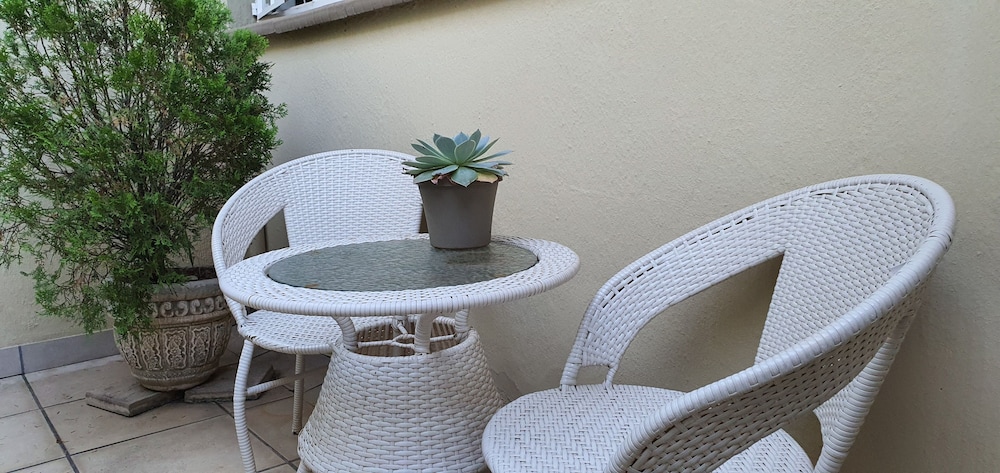 Pepper Tree Bnb 29/50