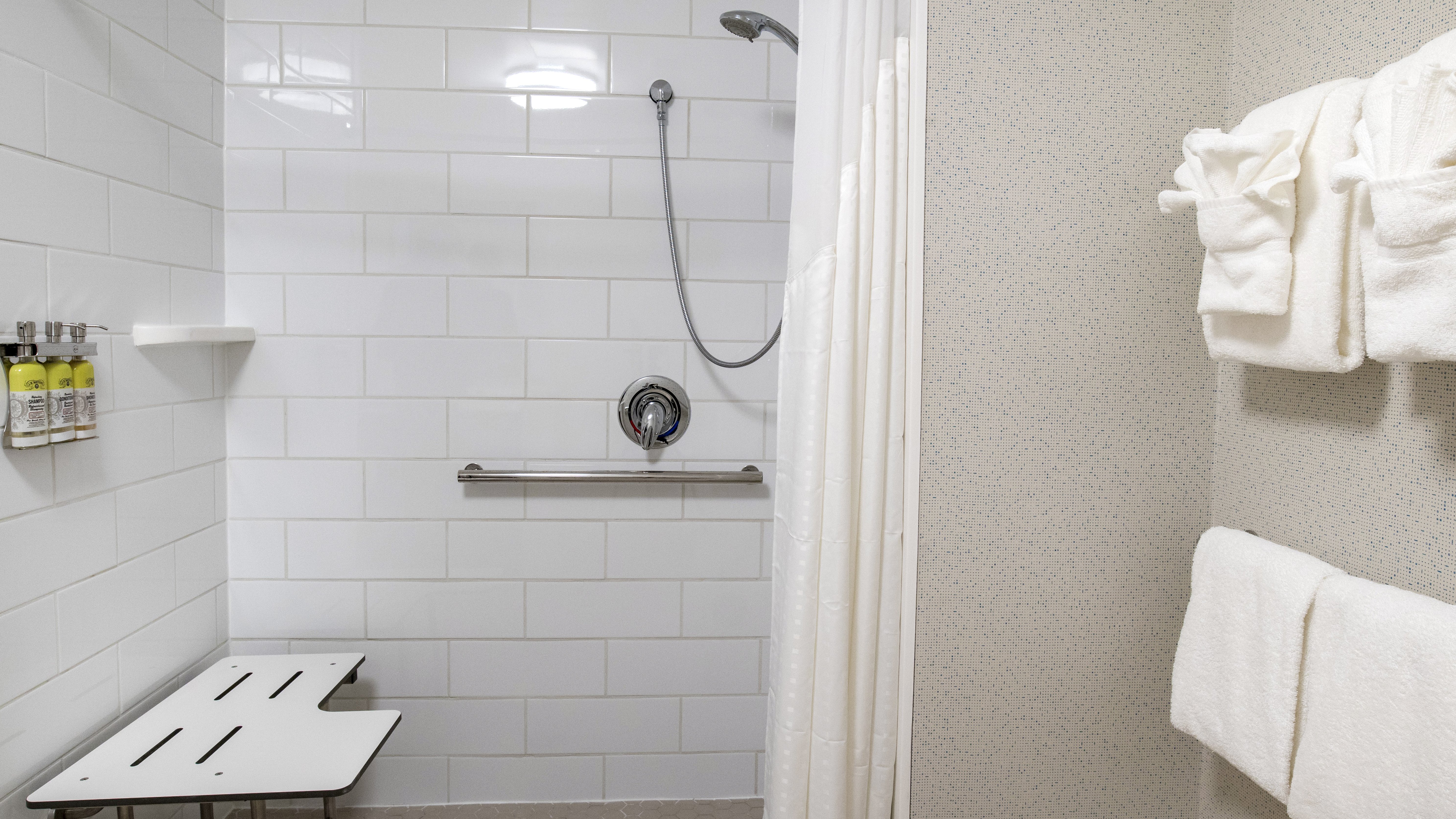 Holiday Inn Express Suites Racine 63/63