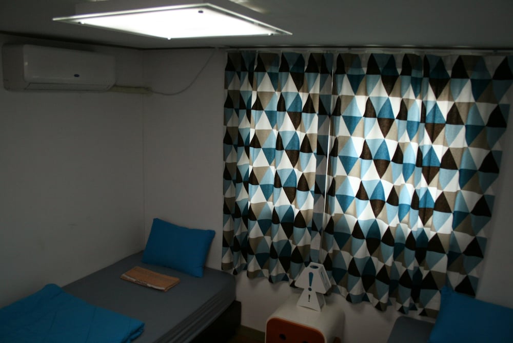 Zzzip Guest House 4/47