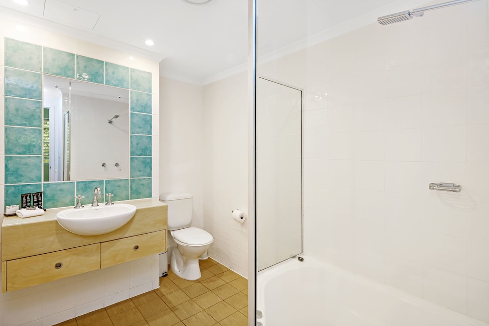 Mantra Portsea Port Douglas 12/62