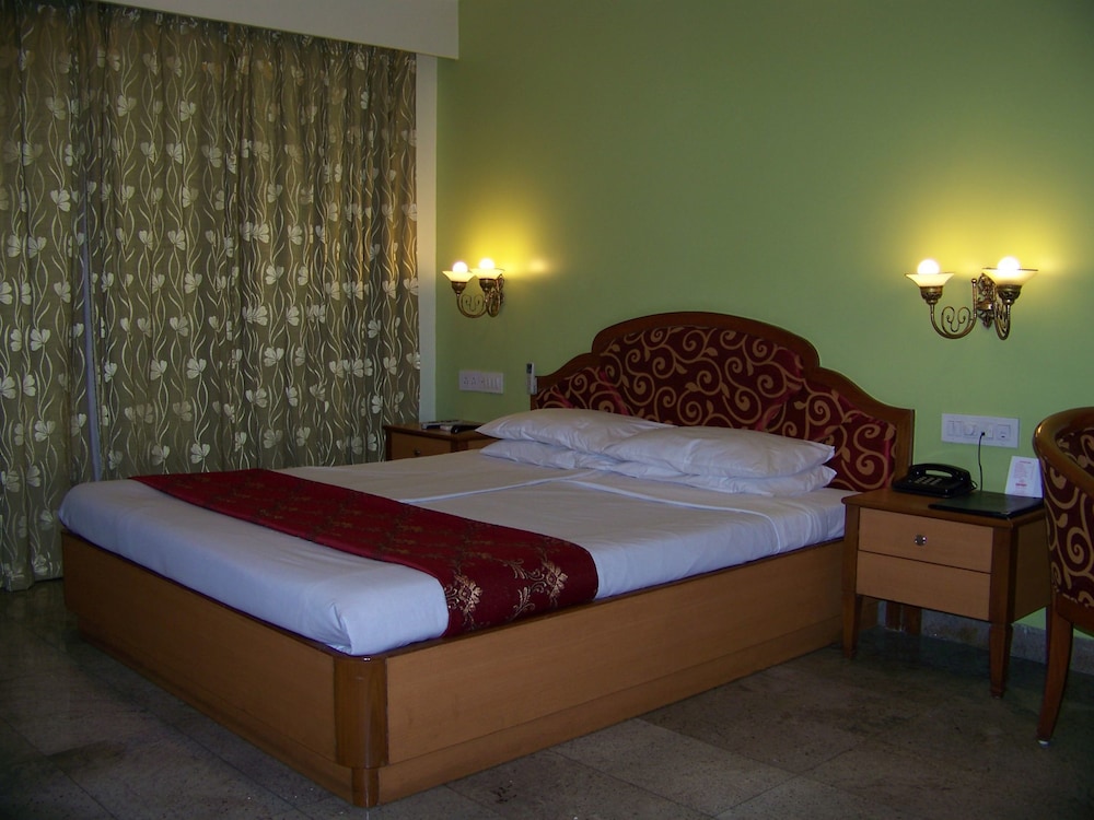 Hotel Samrat 16/40