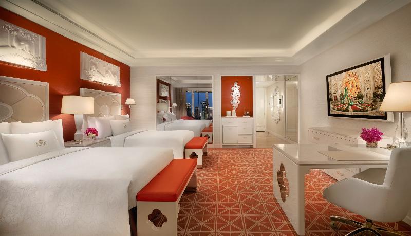Palace, Twin Beds